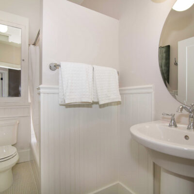 Downing Guest Bath900